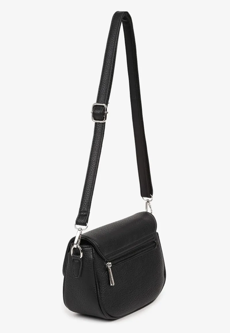 Czarna Torebka Typu Listonoszka Zamykana na Klapę Izarae