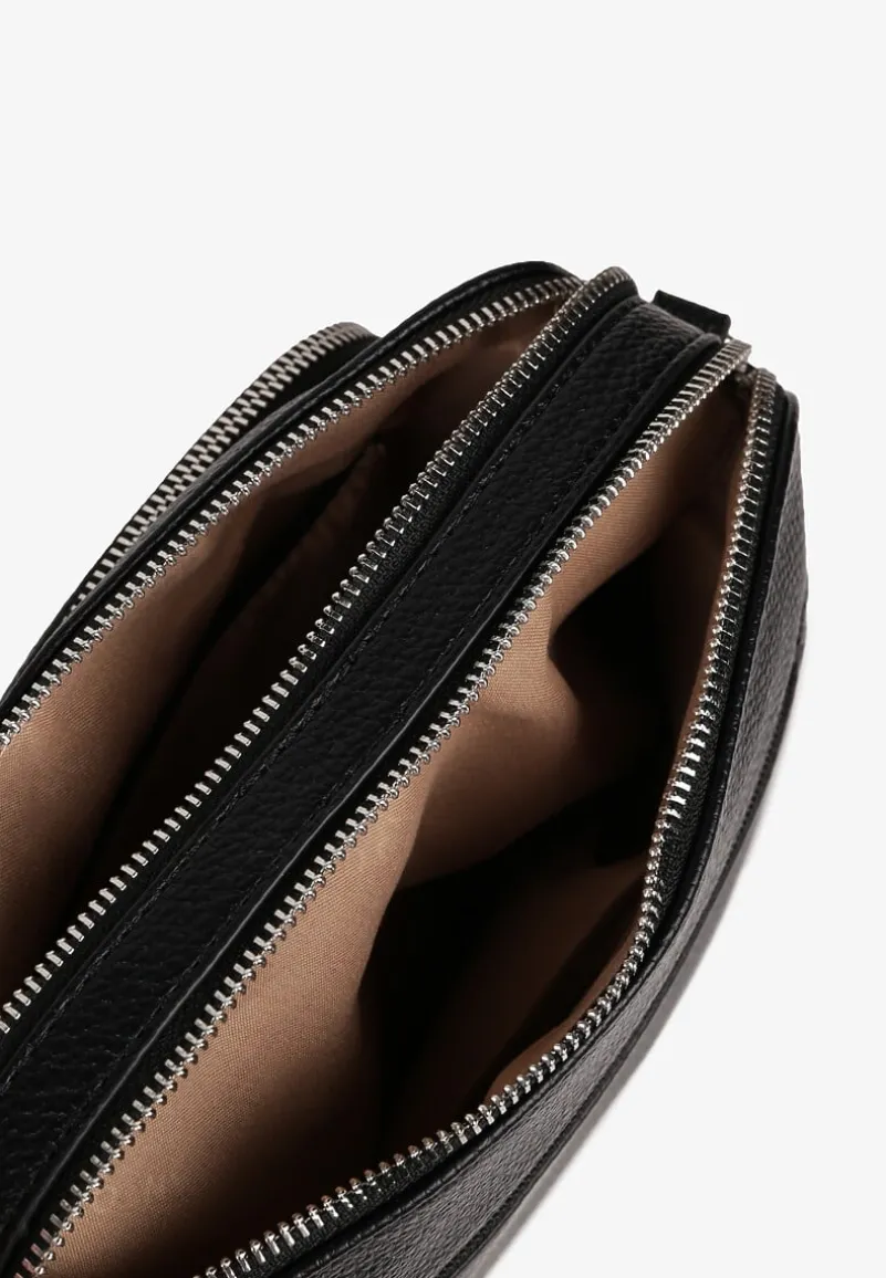 Czarna Torebka Typu Listonoszka z Dwiema Komorami Savarelle