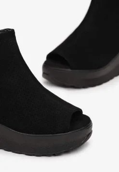 Czarne Ażurowe Sandały na Koturnie z Noskiem Peep Toe i Odkrytą Piętą Bhanios