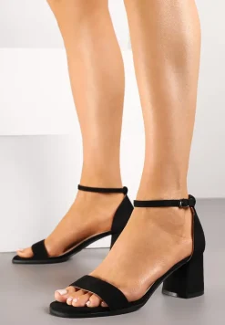 Czarne Basicowe Sandały Vices na Słupku Soretta