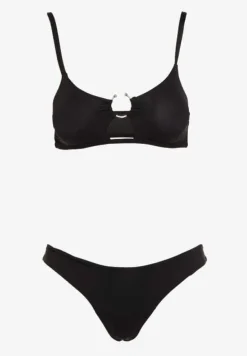 Czarne Bikini Nieodpinany Biustonosz z Usztywnianymi Miseczkami i Klamerką przy Dekolcie na Regulowanych Ramiączkach Majtki z Elastyczną Gumką w Pasie Kiaramarie