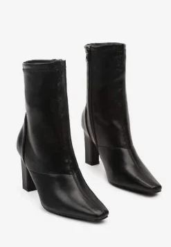 Czarne Botki Vices na Słupku z Dopasowaną Cholewką Liliathra