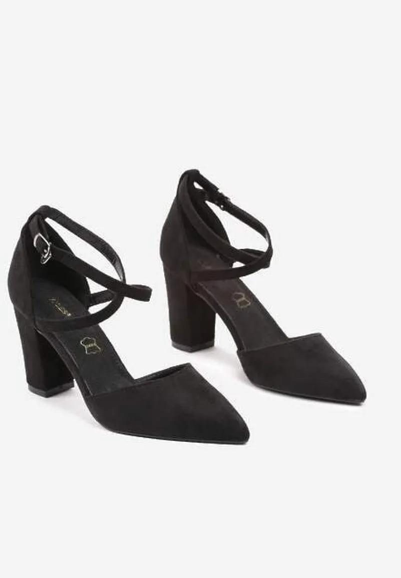 Czarne Czółenka na Słupku ze Skórzaną Wkładką i Ozdobnymi Paskami Leaniria