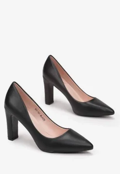 Czarne Czółenka ze Szpiczastym Noskiem Marnera