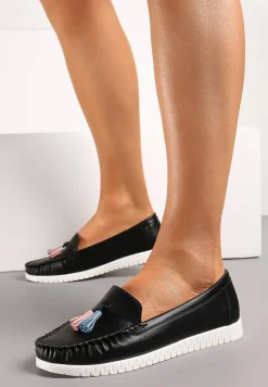 Czarne Mokasyny ze Skórzaną Wkładką z Perforacją i Frędzlami Imkerdia