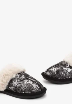 Czarne Połyskujące Kapcie ze Zwierzęcym Motywem i Futerkiem Zephyrella