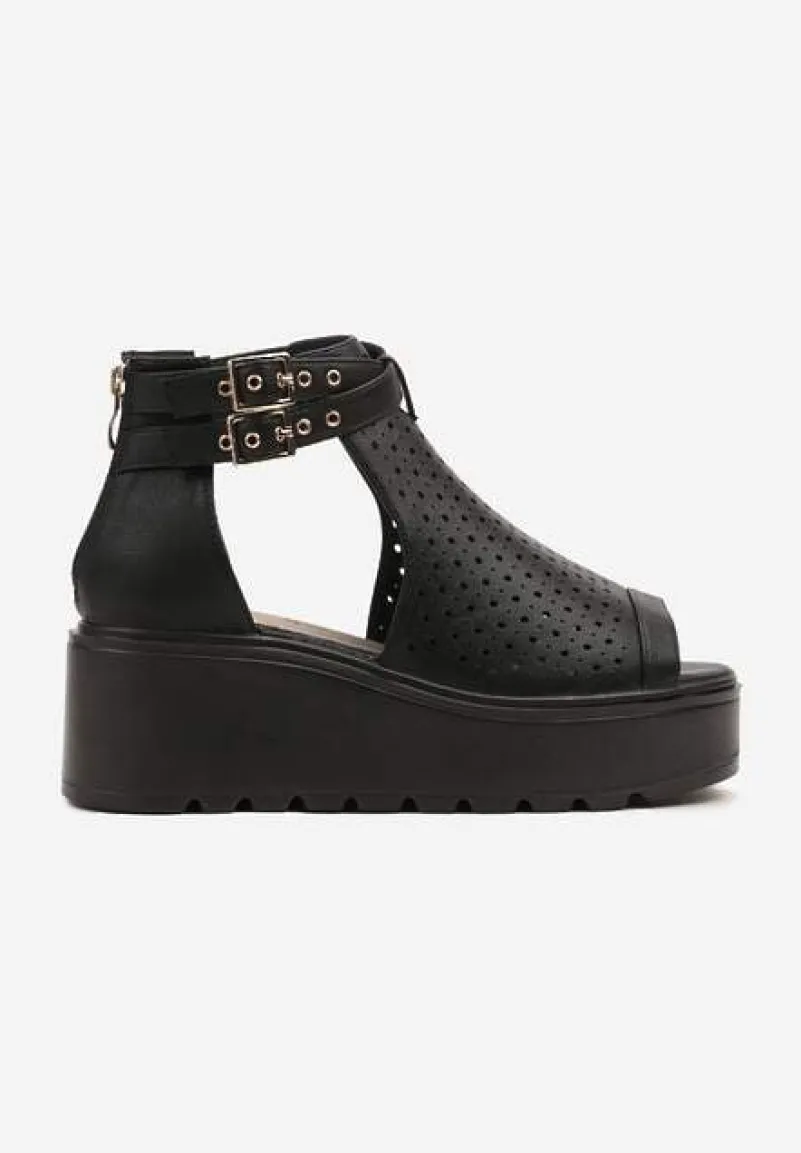 Czarne Sandały na Koturnie z Ażurową Cholewką i Skórzaną Wkładką Evialina