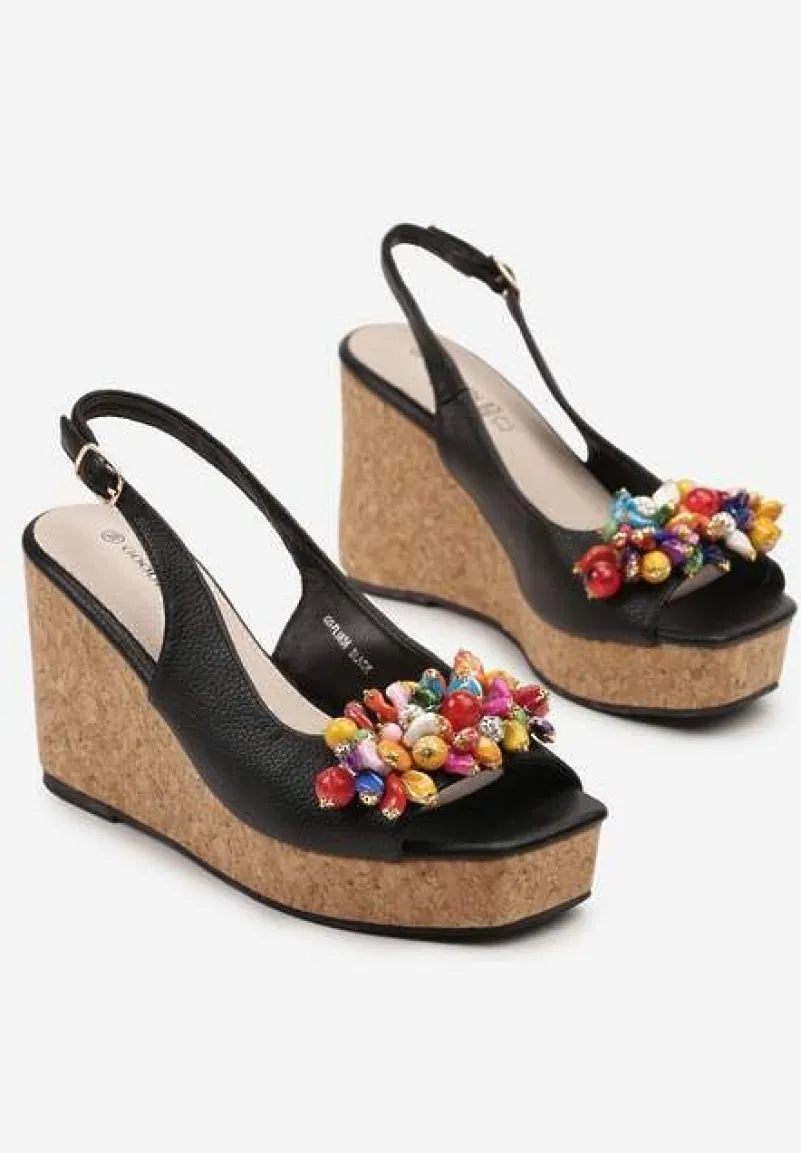 Czarne Sandały na Platformie i Koturnie ze Skórzaną Wkładką i Koralikami Vevarna