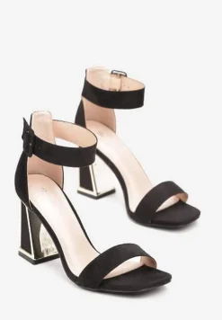 Czarne Sandały na Słupku Honnemmi