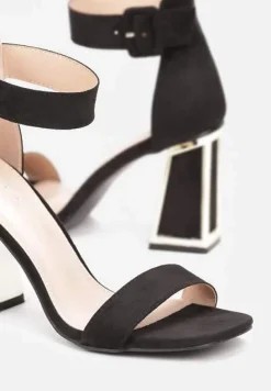 Czarne Sandały na Słupku Honnemmi