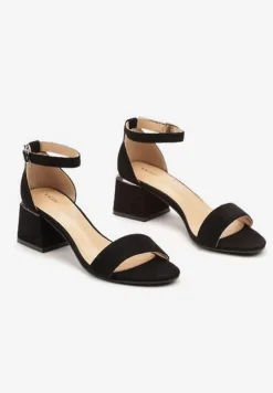 Czarne Sandały na Słupku z Imitacji Skóry Zdobione Elementami o Metalicznym Wykończeniu Aloeli