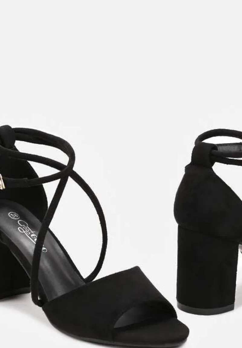 Czarne Sandały na Słupku z Otwartym Noskiem Stellina