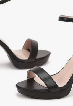 Czarne Sandały na Słupku z Paskiem ze Sprzączką Sultana