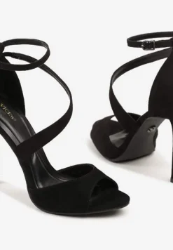 Czarne Sandały na Szpilce Vices Ozdobione Paskami Sarariae