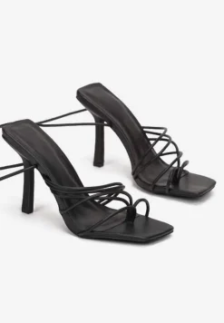 Czarne Sandały Rilevenn