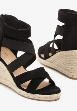 Czarne Sandały Vices na Koturnie Ozdobionym Plecionką Adisiel