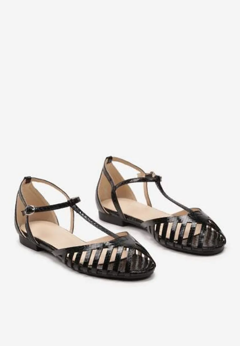 Czarne Sandały Vices na Płaskiej Podeszwie Ozdobione Paseczkami z Zapięciem na Kostce Phaedrana