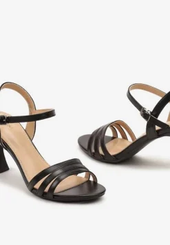 Czarne Sandały z Ekoskóry na Szpilce Zapinane na Sprzączkę Ploemis