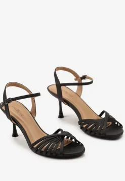 Czarne Sandały z Imitacji Skóry na Niskiej Szpilce ze Sprzączką Marique
