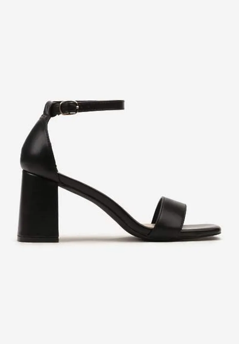 Czarne Sandały Zapinane na Sprzączkę przy Kostce na Kwadratowym Słupku Herfiana