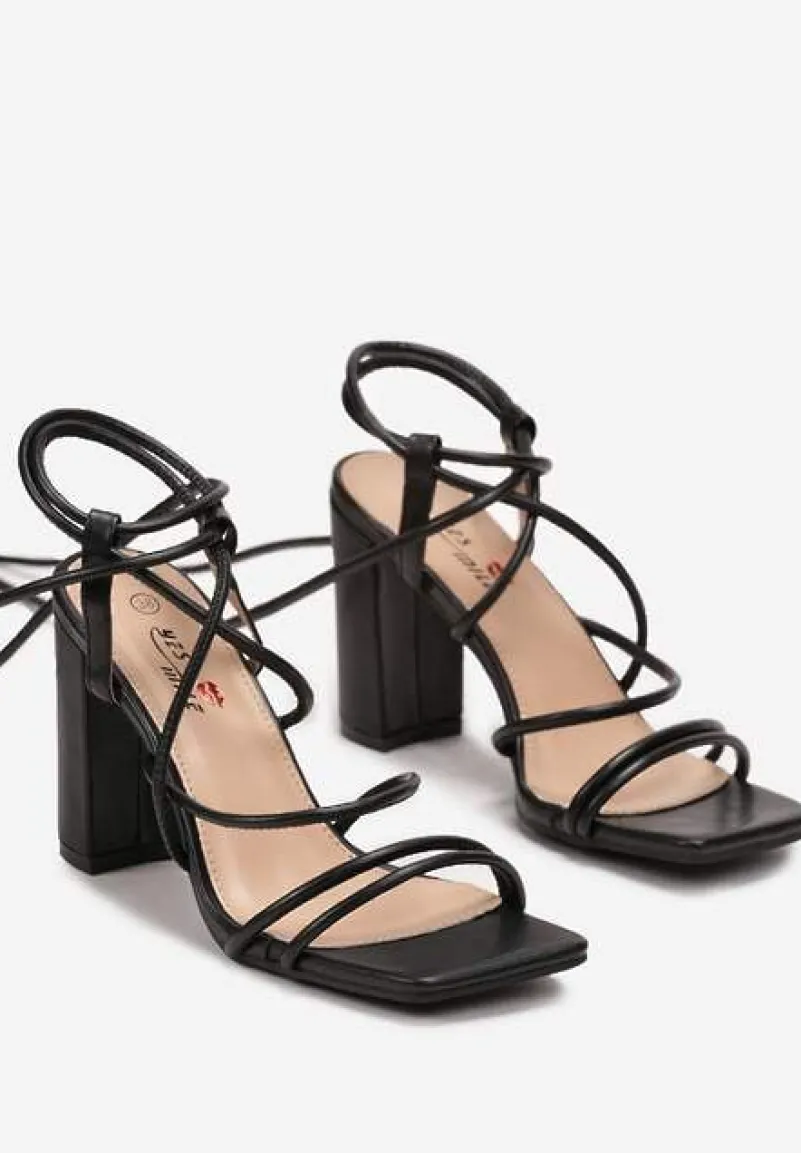 Czarne Wiązane Sandały Połyskujące na Słupku z Kwadratowym Noskiem Seraphi