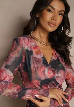 Czarno-Czerwona Kopertowa Sukienka z Siateczki z Wiskozą Zdobiona Marszczeniem Varseli