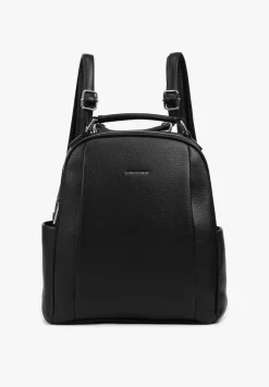 Czarny Mały Plecak o Geometrycznym Kształcie z Regulowanymi Szelkami Ralzeri