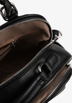 Czarny Mały Plecak o Geometrycznym Kształcie z Regulowanymi Szelkami Ralzeri