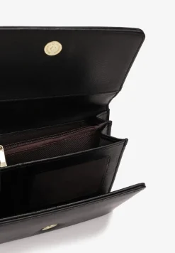 Czarny Niewielki Portfel z Magnetyczną Klapą i Ozdobnym Napisem Ertune