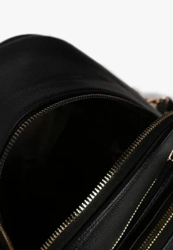 Czarny Plecak na Suwak Wykończony Regulowanymi Odpinanymi Paskami Nelda