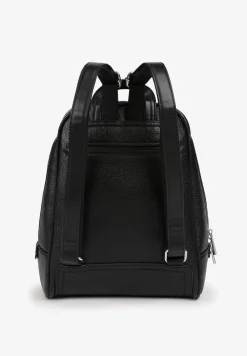 Czarny Plecak o Trapezowym Kształcie Zdobiony Przeszyciem Polzedi