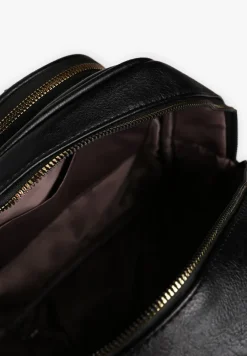 Czarny Plecak z Asymetrycznym Suwakiem i Regulowanymi Szelkami Falvia