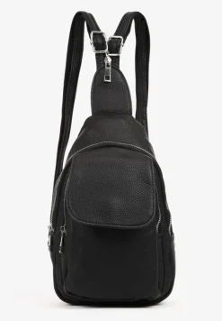 Czarny Plecak z Dwoma Komorami Ozdobiony Klapą Nanovela