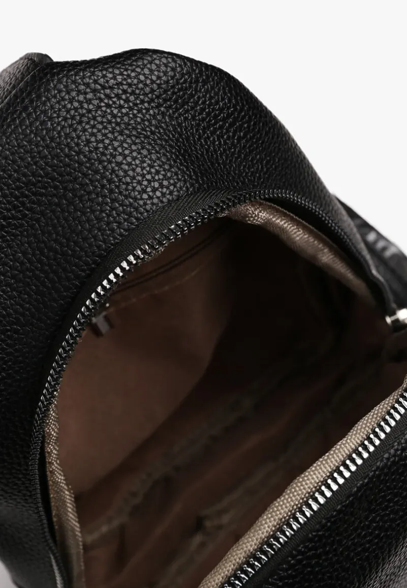 Czarny Plecak z Dwoma Komorami Ozdobiony Klapą Nanovela