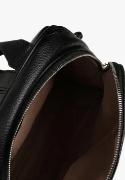 Czarny Plecak z Napisem i Ozdobnymi Suwakami Edelli