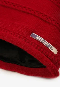 Czerwona Czapka z Napisem Neandra