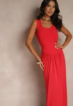 Czerwona Marszczona Sukienka o Taliowanym Kroju z Dodatkową Narzutką z Siateczki Milarielis