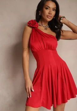 Czerwona Rozkloszowana Sukienka Satynowa na Jedno Ramię z Kwiatem 3D Olerriva