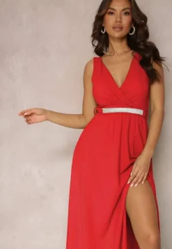 Czerwona Rozkloszowana Sukienka z Wycięciem i Paskiem w Cyrkonie Elineta