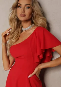 Czerwona Sukienka o Rozkloszowanym Kroju z Asymetryczną Górą na Jedno Ramię Ulubia