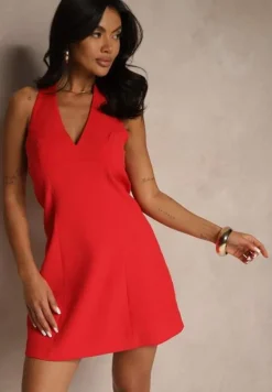 Czerwona Sukienka o Rozkloszowanym Kroju na Szyję Atalanne