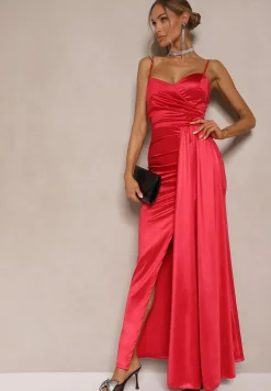 Czerwona Sukienka Satynowa z Marszczeniem i Ozdobnym Trenem Katiriva