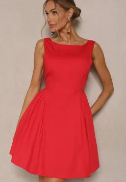 Czerwona Sukienka z Bawełny o Rozkloszowanym Kroju Lavimena