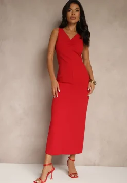 Czerwona Sukienka z Wiskozą o Dopasowanym Kroju z Marszczeniem Tilorrea