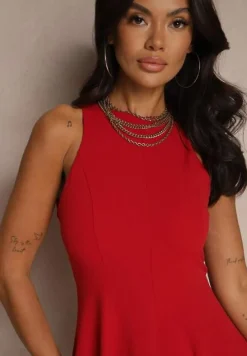 Czerwona Sukienka z Wiskozą o Rozkloszowanym Kroju Miliviela