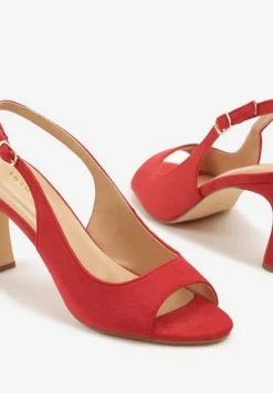 Czerwone Sandały Vices na Szpilce Ozdobione Paskiem Nitelinia