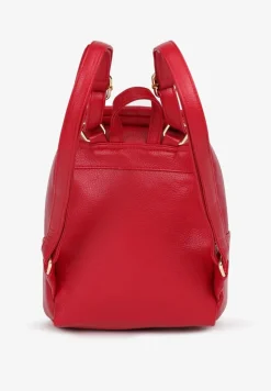 Czerwony Plecak Ozdobiony Łańcuszkiem i Pikowaniem Kolaggia