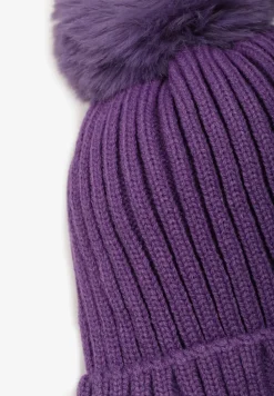 Fioletowa Czapka z Dzianinowego Materiału Ozdobiona Puszystym Pomponem Lilinde