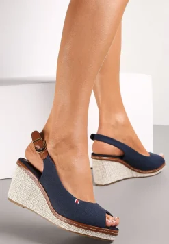 Granatowe Sandały na Koturnie z Okrągłym Noskiem Tiyah