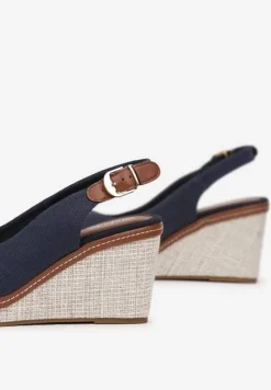 Granatowe Sandały na Koturnie z Okrągłym Noskiem Tiyah